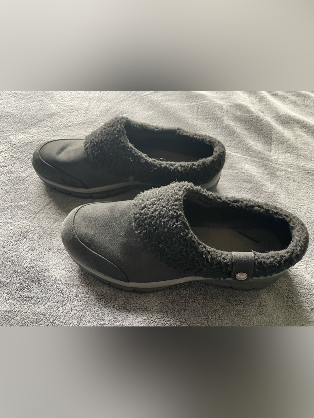 Black Women's Sketchers East-Going Mules  Cozy Faux Shearling Lined Size 10